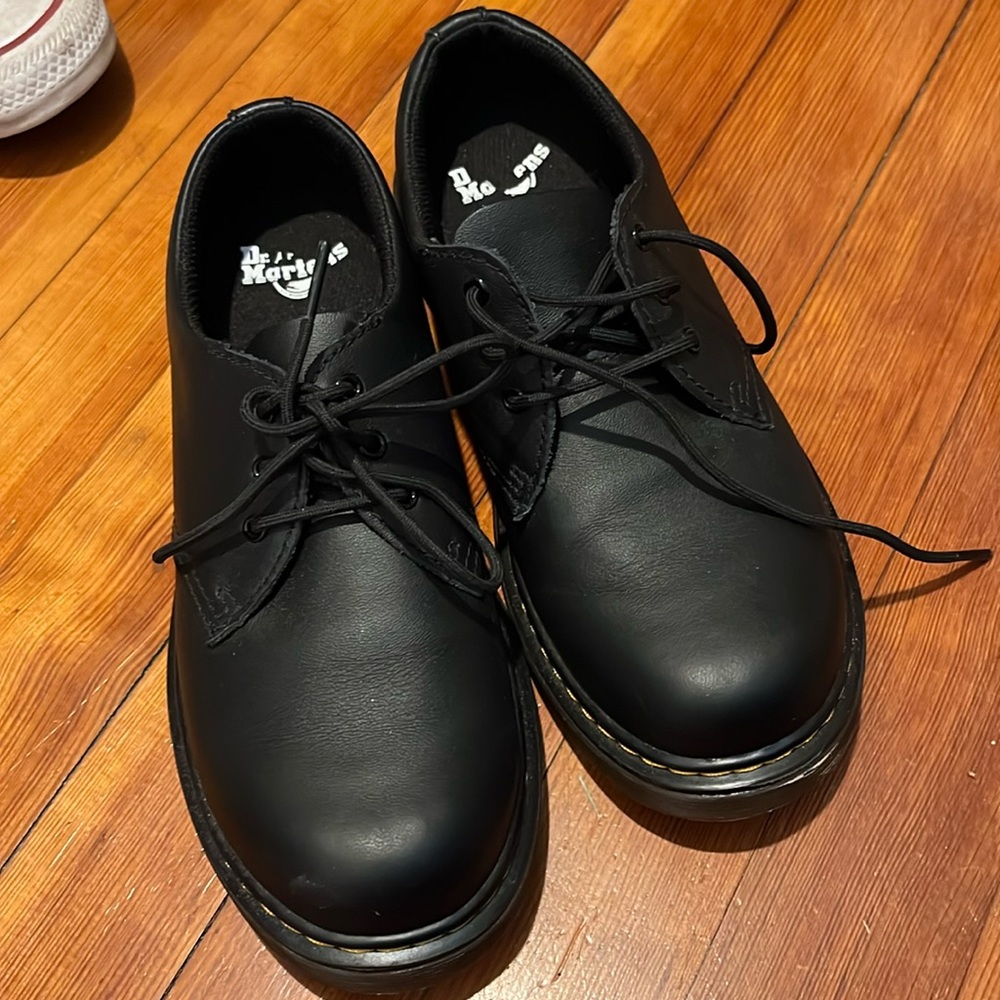 Dr. Martens's dress shoes are size 5